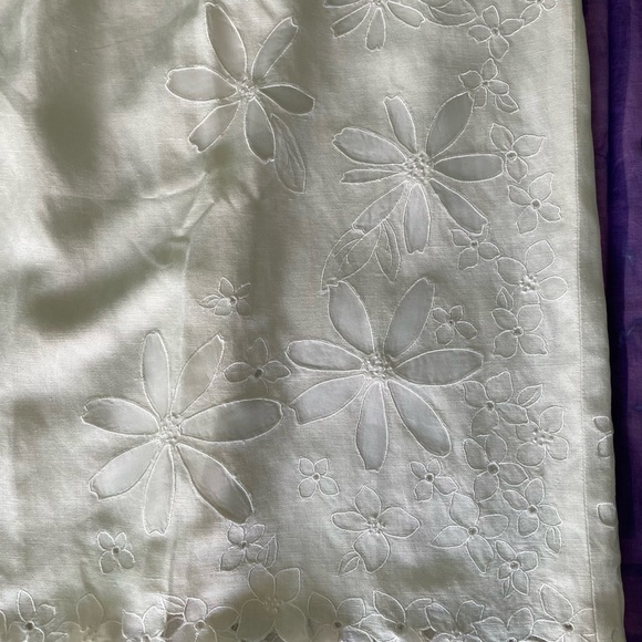 Ann Taylor Chic Ann Taylor White Floral Embroidered Sheath Dress - Picture 2 of 3